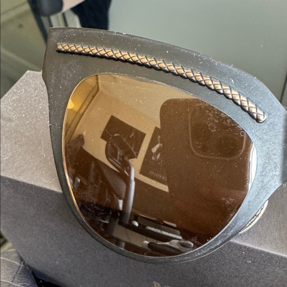Bottega Veneta Brown Sunglasses with Quilted Case and Box - Picture 3 of 5